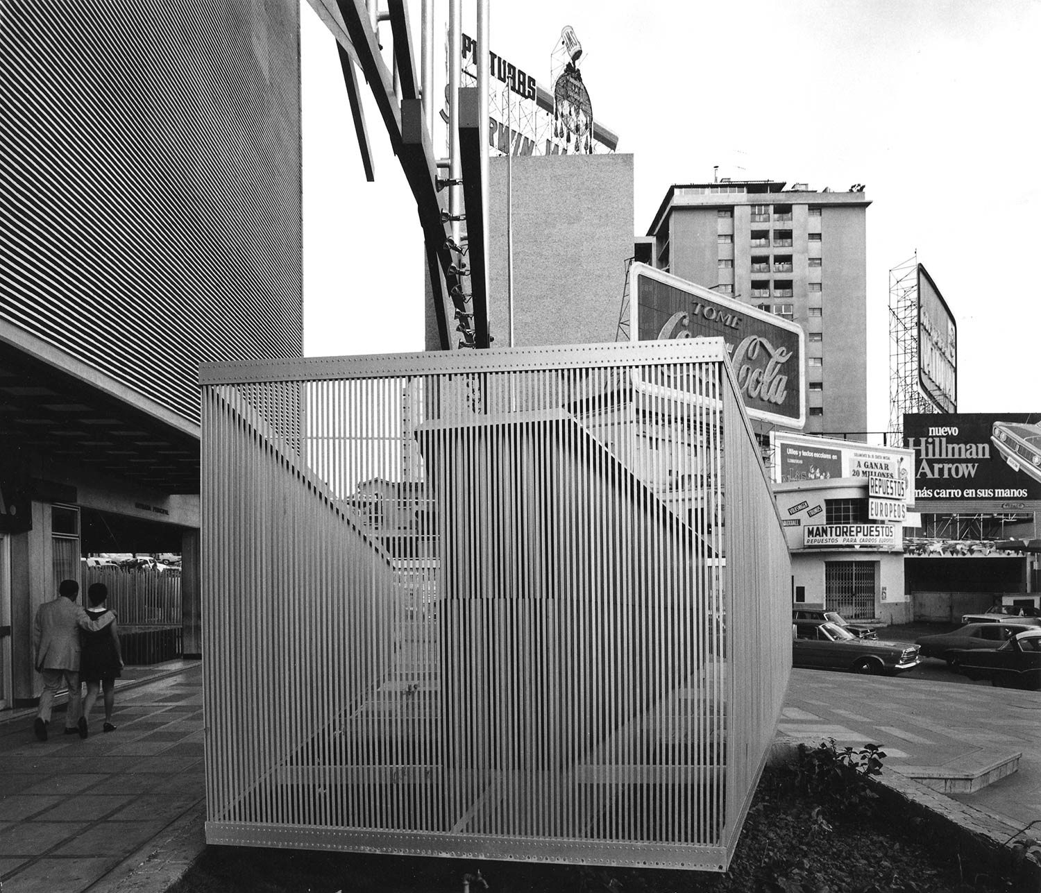 Soto. Volúmen cinético (la caja transparente) 1969
