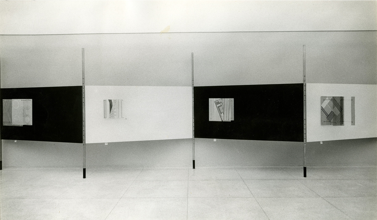 Soto estructuras cinéticas exhibition in Venezuela in 1957 at theMuseo de Bellas Artes in Caracas
