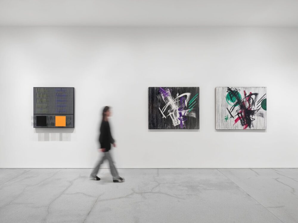 Perrotin London | ‘The System is Alive‘ Perrotin London May 21 - August 2, 2025 "Carrés, Tes et couleur", 2003 102 x 102 x 17 cm Views of ‘The System is Alive‘ at Perrotin London, 2025 Photo: Eva Herzog Courtesy Perrotin The exhibition ‘The System is Alive’ is on view until August 2, 2025 at Perrotin London. ‘This group exhibition showcases the work of twelve contemporary artists whose practices engage with a broad range of systemic frameworks.‘ #TheSystemisAlive #PerrotinLondon #Perrotin #JesusSoto #kineticart #exhibitions